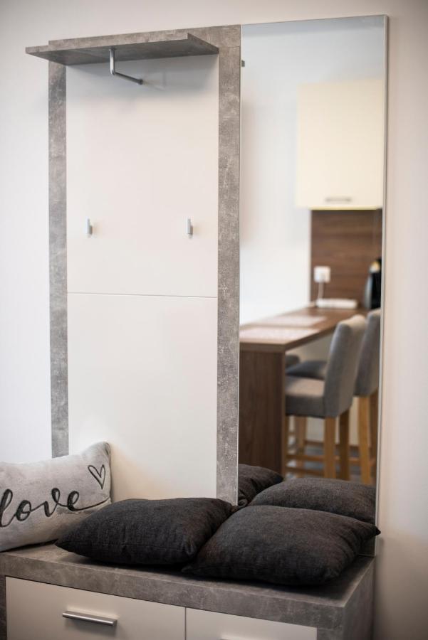 Zsuka Apartman Free Parking เปตช์ ภายนอก รูปภาพ