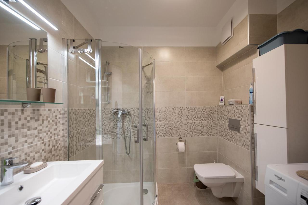 Zsuka Apartman Free Parking เปตช์ ภายนอก รูปภาพ