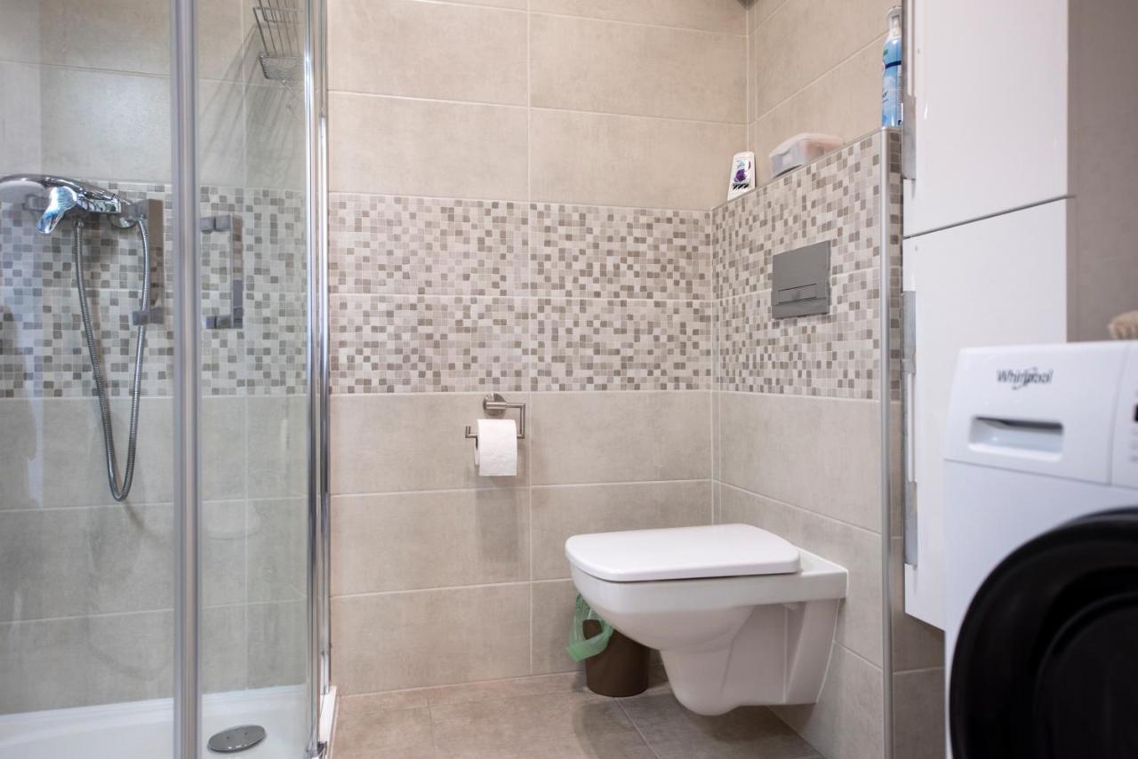 Zsuka Apartman Free Parking เปตช์ ภายนอก รูปภาพ